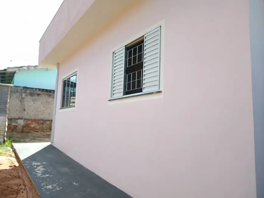 Casa com 2 quartos à venda, 54m2 em Jacarezinho - PR - imagem 5 Foto 5 de Casa com 2 quartos à venda, 54m2 em Jacarezinho - PR