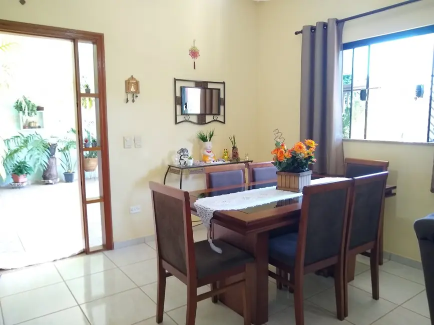 Casa com 3 quartos à venda, 150m2 em Jacarezinho - PR - imagem 6 Foto 6 de Casa com 3 quartos à venda, 150m2 em Jacarezinho - PR
