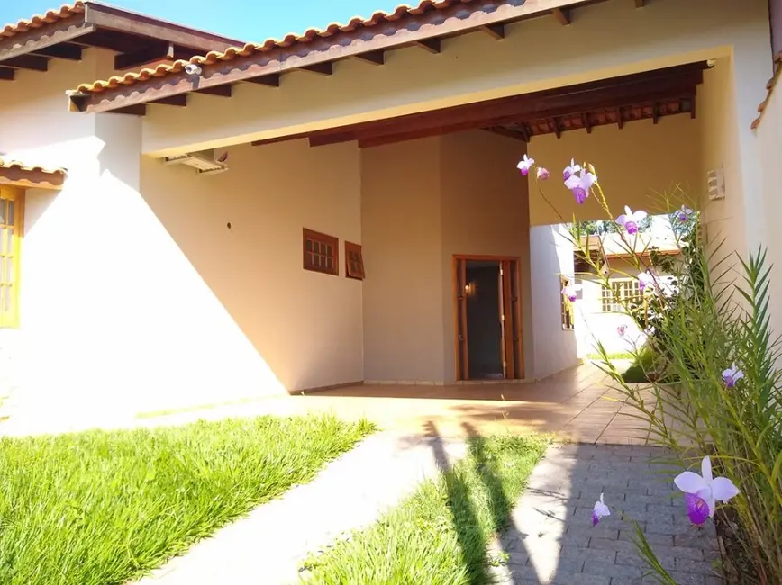 Casa com 5 quartos à venda, 200m2 em Jacarezinho - PR - imagem 5 Foto 5 de Casa com 5 quartos à venda, 200m2 em Jacarezinho - PR
