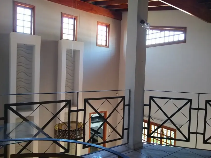 Casa com 5 quartos à venda, 200m2 em Jacarezinho - PR - imagem 9 Foto 9 de Casa com 5 quartos à venda, 200m2 em Jacarezinho - PR