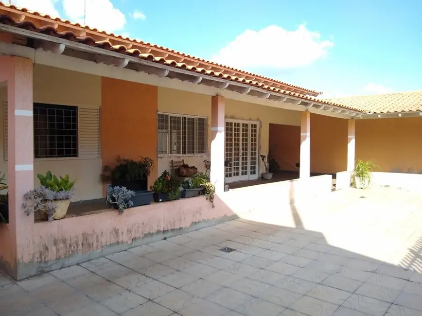 Casa com 3 quartos à venda, 150m2 em Jacarezinho - PR - imagem 5 Foto 5 de Casa com 3 quartos à venda, 150m2 em Jacarezinho - PR