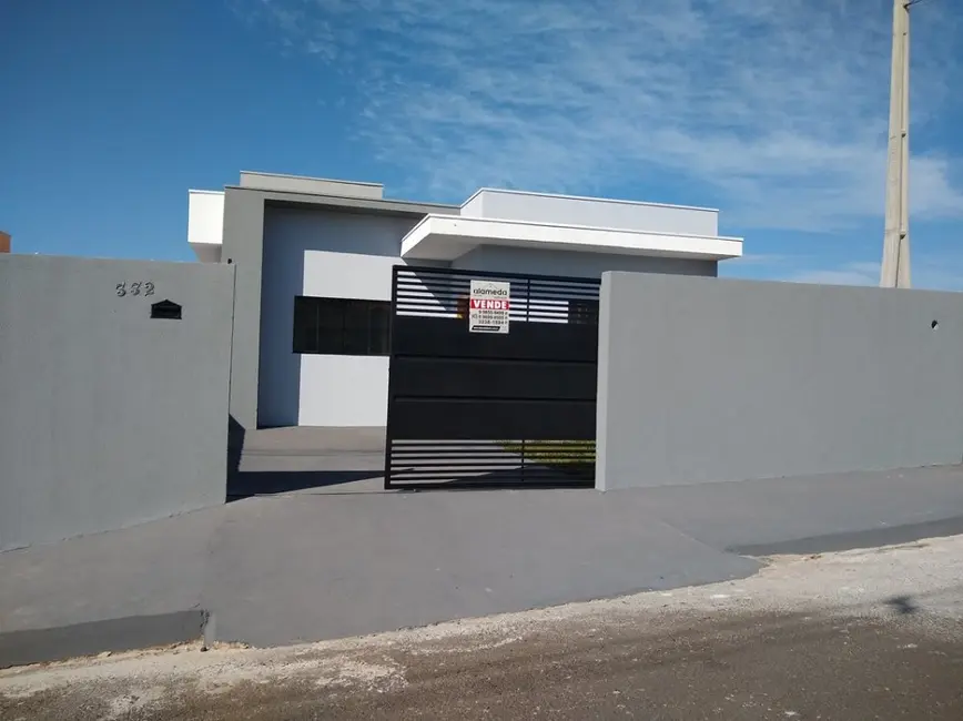 Foto 2 de Casa com 2 quartos à venda, 70m2 em Jacarezinho - PR