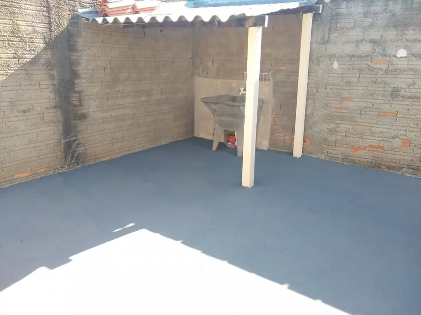Foto 4 de Casa com 2 quartos para alugar, 70m2 em Jacarezinho - PR