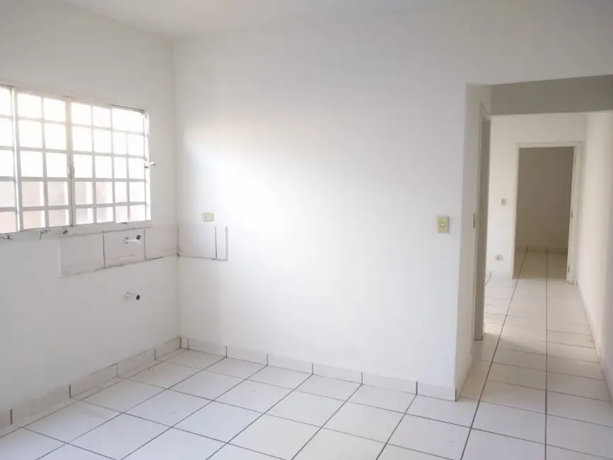 Foto 6 de Casa com 2 quartos para alugar, 70m2 em Jacarezinho - PR
