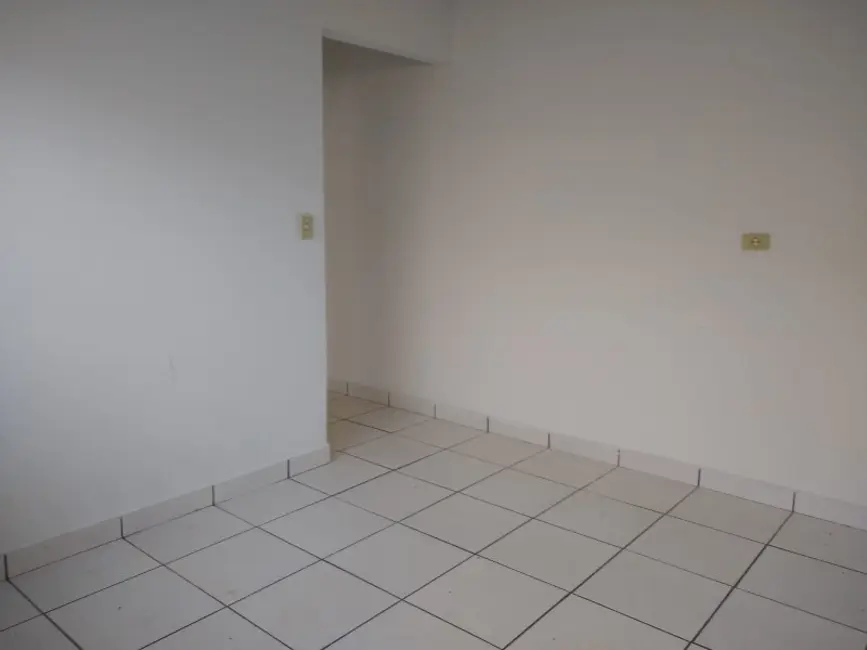 Foto 9 de Casa com 2 quartos para alugar, 70m2 em Jacarezinho - PR