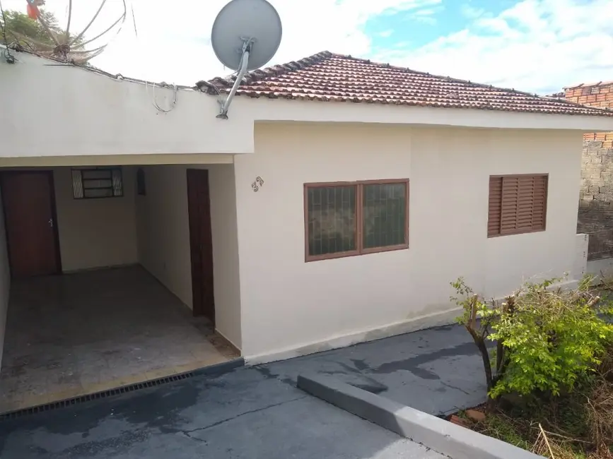 Casa com 3 quartos à venda, 101m2 em Jacarezinho - PR - imagem 3 Foto 3 de Casa com 3 quartos à venda, 101m2 em Jacarezinho - PR