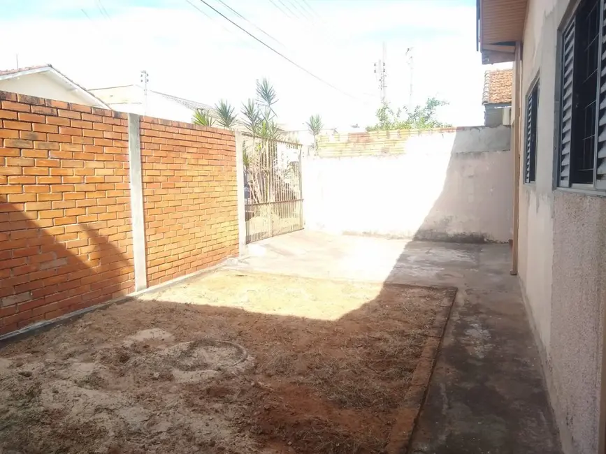 Casa com 3 quartos à venda, 55m2 em Jacarezinho - PR - imagem 3 Foto 3 de Casa com 3 quartos à venda, 55m2 em Jacarezinho - PR