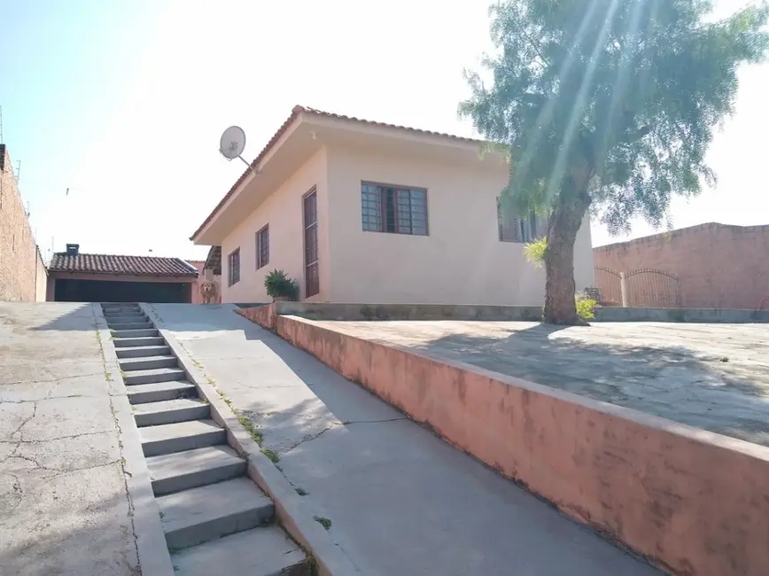 Casa com 2 quartos à venda, 57m2 em Jacarezinho - PR - imagem 4 Foto 4 de Casa com 2 quartos à venda, 57m2 em Jacarezinho - PR