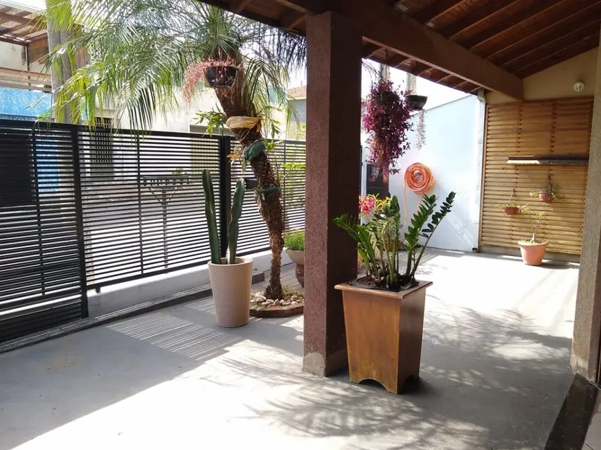 Casa com 3 quartos à venda, 80m2 em Jacarezinho - PR - imagem 3 Foto 3 de Casa com 3 quartos à venda, 80m2 em Jacarezinho - PR