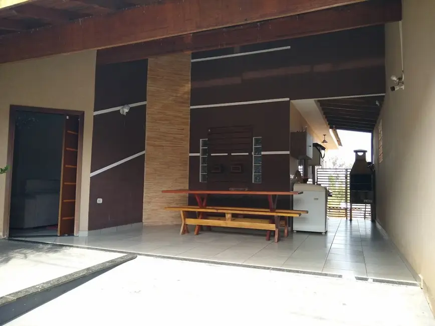 Casa com 3 quartos à venda, 80m2 em Jacarezinho - PR - imagem 5 Foto 5 de Casa com 3 quartos à venda, 80m2 em Jacarezinho - PR