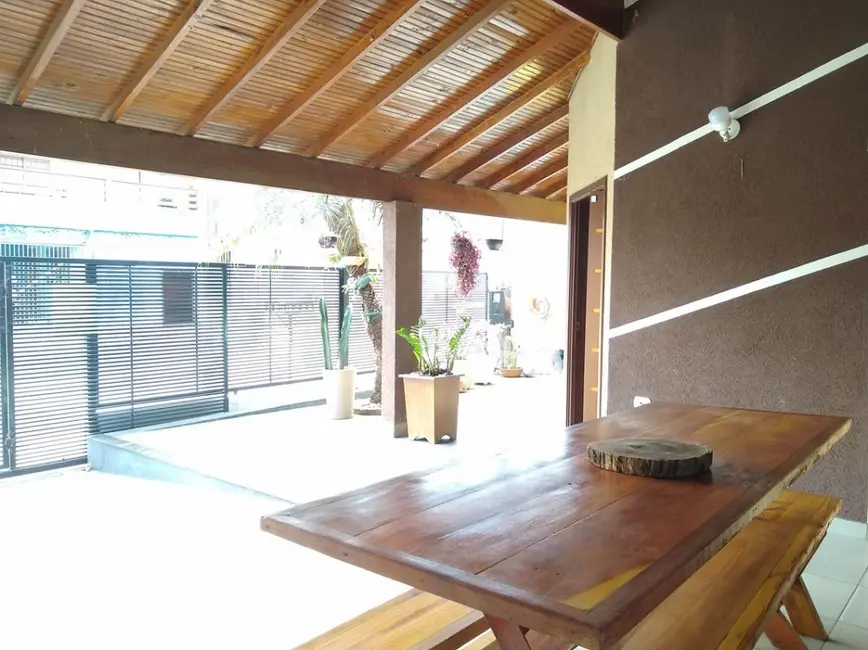 Casa com 3 quartos à venda, 80m2 em Jacarezinho - PR - imagem 6 Foto 6 de Casa com 3 quartos à venda, 80m2 em Jacarezinho - PR