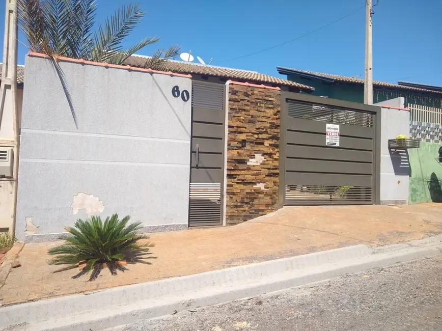 Foto 2 de Casa com 2 quartos à venda, 53m2 em Jacarezinho - PR