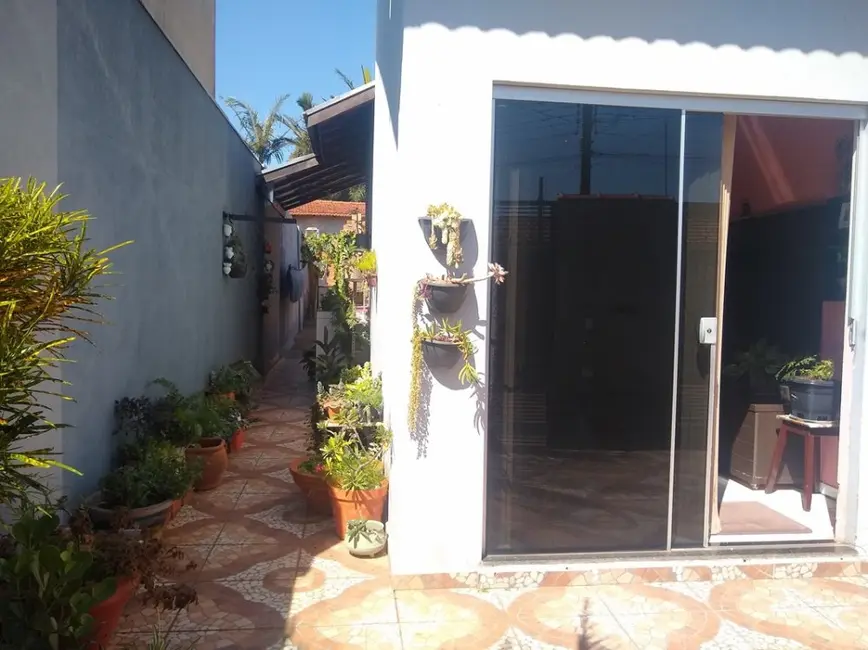 Casa com 2 quartos à venda, 53m2 em Jacarezinho - PR - imagem 5 Foto 5 de Casa com 2 quartos à venda, 53m2 em Jacarezinho - PR
