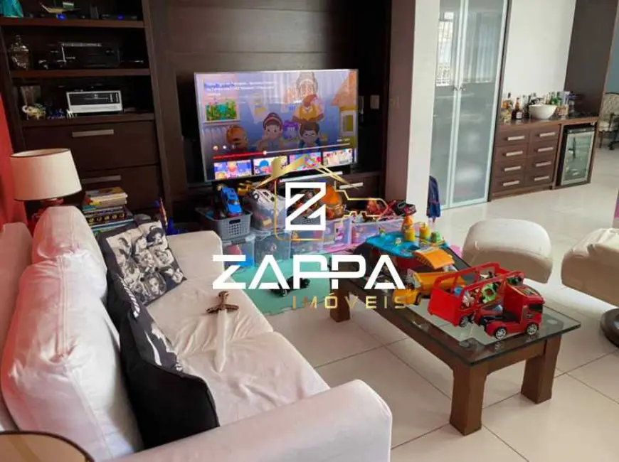 Apartamento com 4 quartos à venda, 235m2 em Rio De Janeiro - RJ - imagem 4 Foto 4 de Apartamento com 4 quartos à venda, 235m2 em Rio De Janeiro - RJ