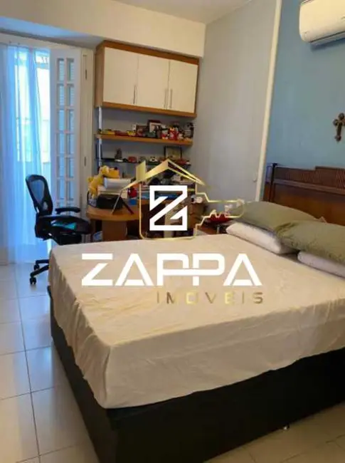 Apartamento com 4 quartos à venda, 235m2 em Rio De Janeiro - RJ - imagem 7 Foto 7 de Apartamento com 4 quartos à venda, 235m2 em Rio De Janeiro - RJ
