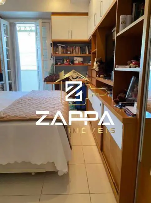 Apartamento com 4 quartos à venda, 235m2 em Rio De Janeiro - RJ - imagem 8 Foto 8 de Apartamento com 4 quartos à venda, 235m2 em Rio De Janeiro - RJ