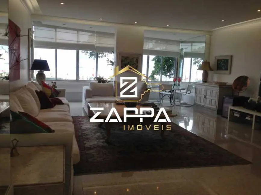 Foto 2 de Apartamento com 4 quartos à venda, 220m2 em Rio De Janeiro - RJ