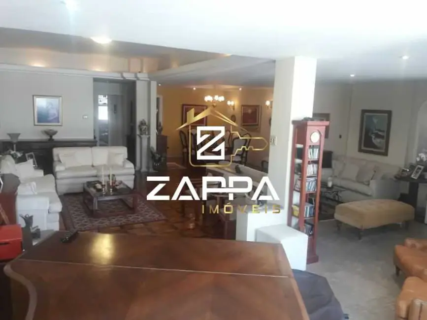 Apartamento com 5 quartos à venda, 220m2 em Rio De Janeiro - RJ - imagem 2 Foto 2 de Apartamento com 5 quartos à venda, 220m2 em Rio De Janeiro - RJ