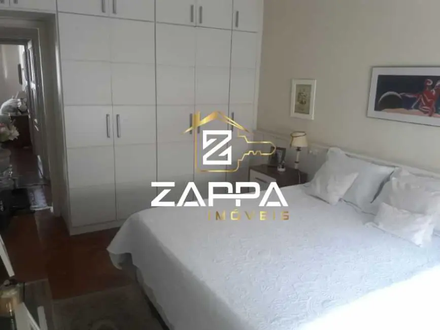 Apartamento com 5 quartos à venda, 220m2 em Rio De Janeiro - RJ - imagem 9 Foto 9 de Apartamento com 5 quartos à venda, 220m2 em Rio De Janeiro - RJ