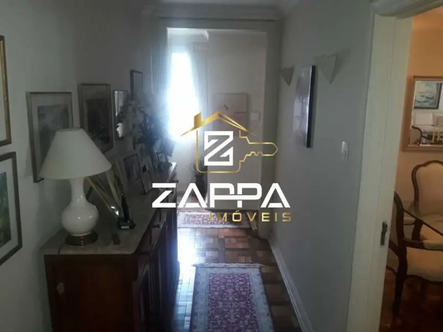 Apartamento com 5 quartos à venda, 220m2 em Rio De Janeiro - RJ - imagem 8 Foto 8 de Apartamento com 5 quartos à venda, 220m2 em Rio De Janeiro - RJ