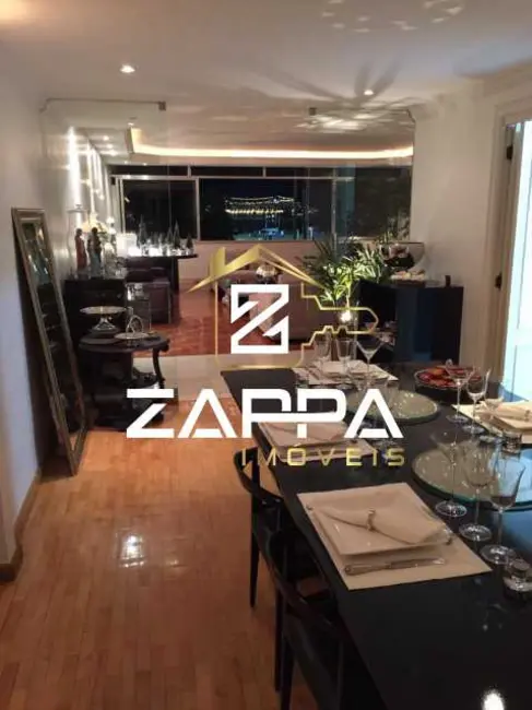 Foto 3 de Apartamento com 3 quartos à venda, 220m2 em Rio De Janeiro - RJ
