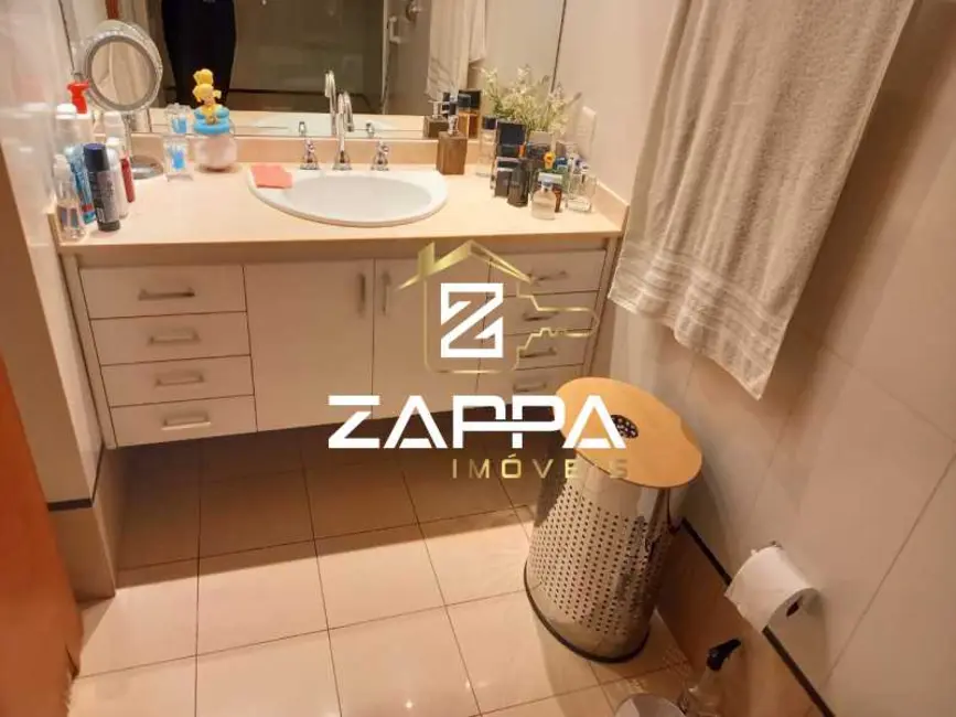 Apartamento com 4 quartos à venda, 215m2 em Rio De Janeiro - RJ - imagem 8 Foto 8 de Apartamento com 4 quartos à venda, 215m2 em Rio De Janeiro - RJ