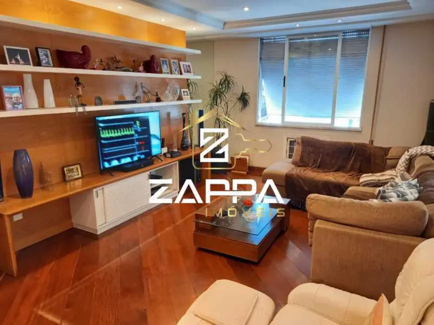 Apartamento com 4 quartos à venda, 215m2 em Rio De Janeiro - RJ - imagem 2 Foto 2 de Apartamento com 4 quartos à venda, 215m2 em Rio De Janeiro - RJ