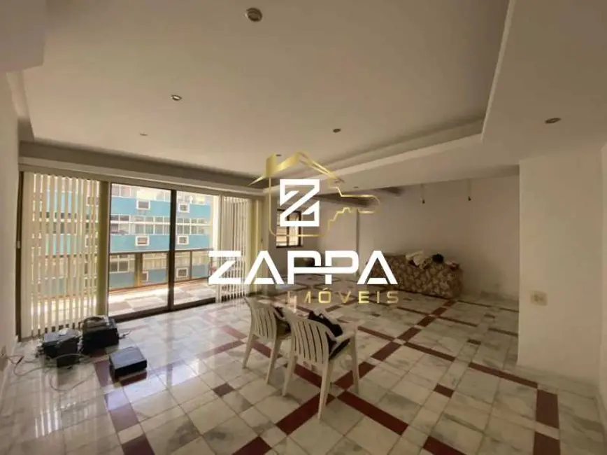 Foto 2 de Apartamento com 3 quartos à venda, 200m2 em Rio De Janeiro - RJ
