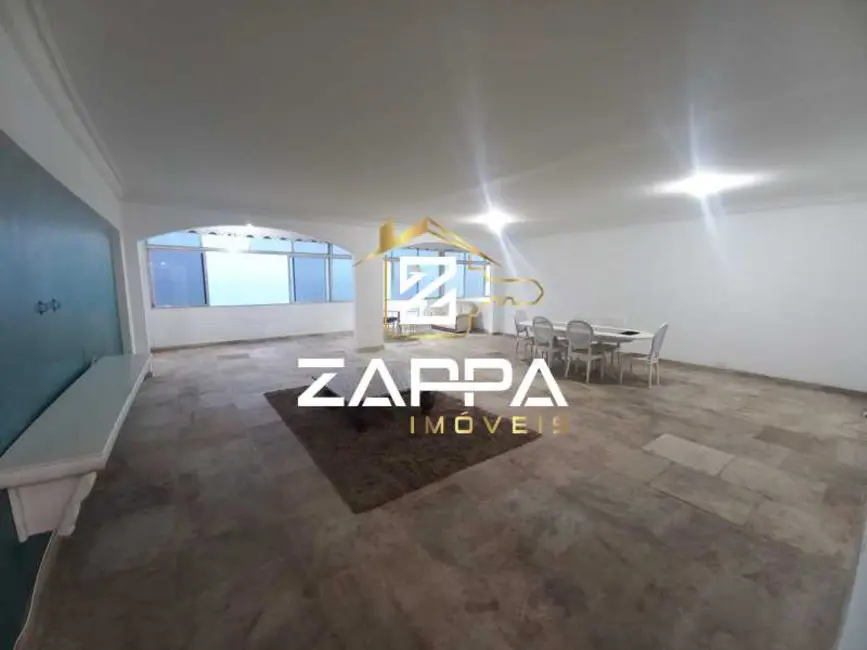 Apartamento com 6 quartos à venda, 320m2 em Rio De Janeiro - RJ - imagem 3 Foto 3 de Apartamento com 6 quartos à venda, 320m2 em Rio De Janeiro - RJ