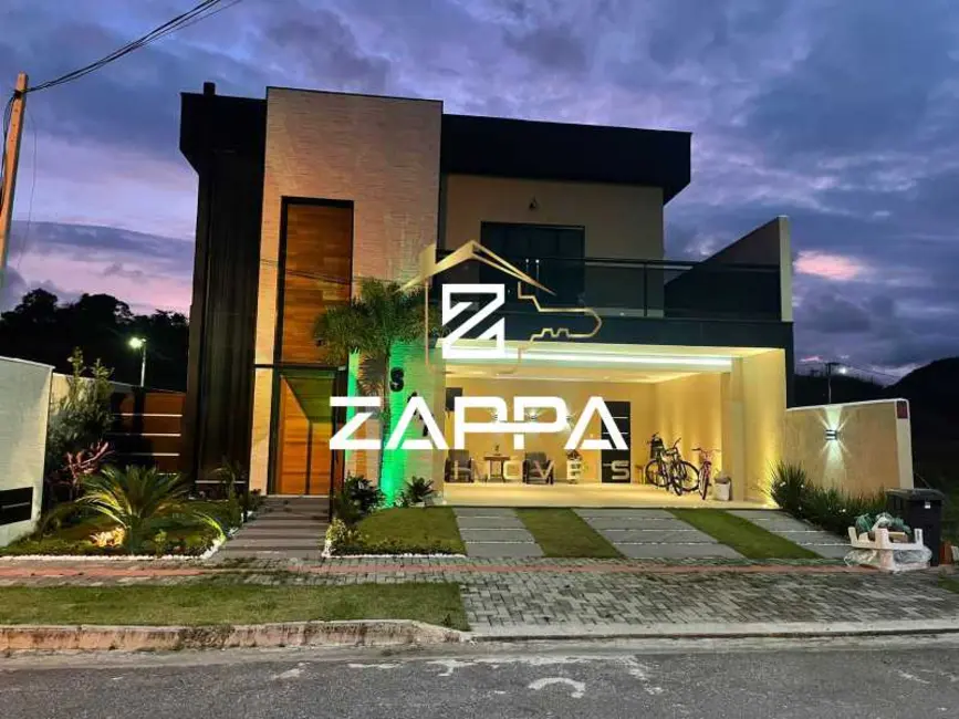 Foto 2 de Casa de Condomínio com 4 quartos à venda, 283m2 em Marica - RJ