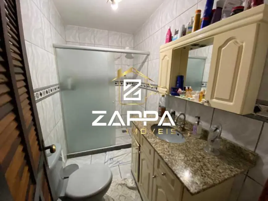 Casa à venda, 500m2 em Rio De Janeiro - RJ - imagem 9 Foto 9 de Casa à venda, 500m2 em Rio De Janeiro - RJ