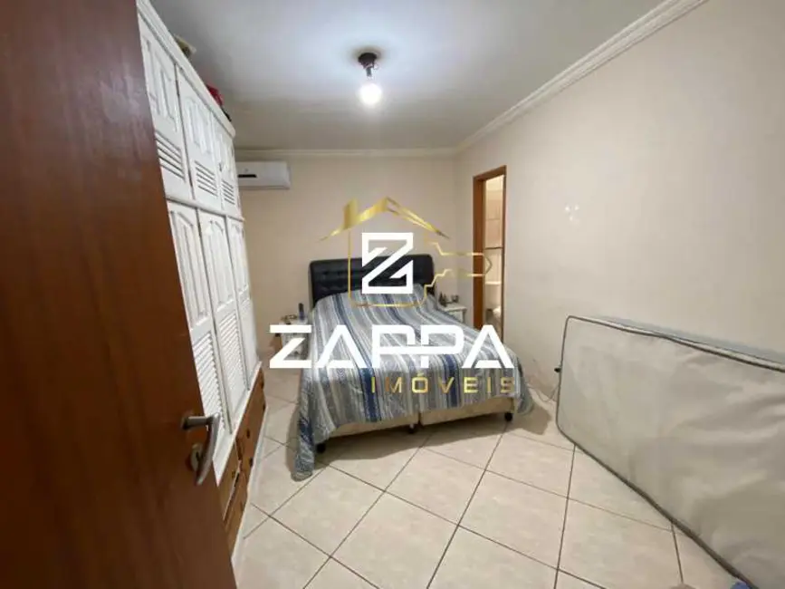 Casa à venda, 500m2 em Rio De Janeiro - RJ - imagem 6 Foto 6 de Casa à venda, 500m2 em Rio De Janeiro - RJ