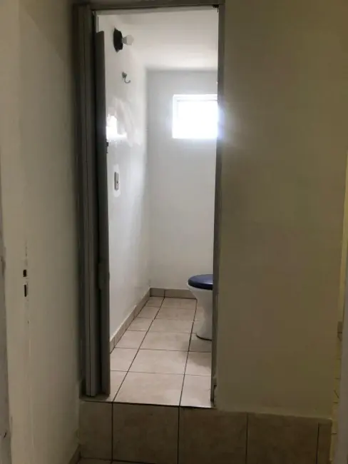 Foto 2 de Casa com 2 quartos à venda, 170m2 em Conjunto Habitacional Castro Alves, São Paulo - SP