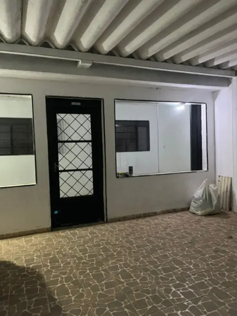 Casa com 3 quartos para alugar, 130m2 em Cidade Tiradentes, São Paulo - SP - imagem 4 Foto 4 de Casa com 3 quartos para alugar, 130m2 em Cidade Tiradentes, São Paulo - SP