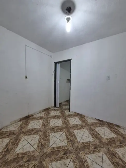 Casa com 2 quartos para alugar, 60m2 em Itaquera, São Paulo - SP - imagem 9 Foto 9 de Casa com 2 quartos para alugar, 60m2 em Itaquera, São Paulo - SP