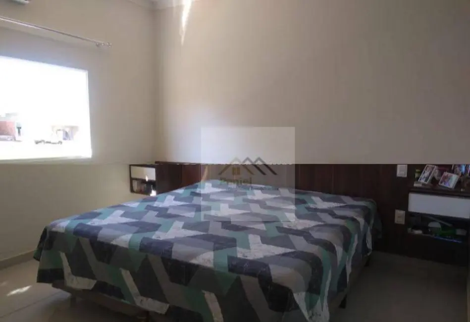 Foto 2 de Sobrado com 3 quartos à venda, 273m2 em Vila do Golf, Ribeirao Preto - SP