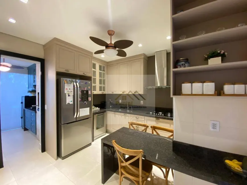 Sobrado com 3 quartos à venda, 300m2 em Recreio das Acácias, Ribeirao Preto - SP - imagem 4 Foto 4 de Sobrado com 3 quartos à venda, 300m2 em Recreio das Acácias, Ribeirao Preto - SP