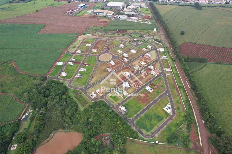 Foto 3 de Terreno / Lote à venda, 275m2 em Cravinhos - SP