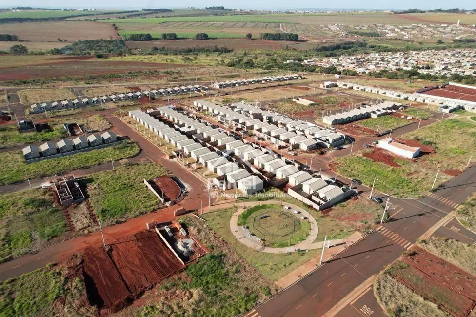 Foto 2 de Terreno / Lote à venda, 160m2 em Cravinhos - SP