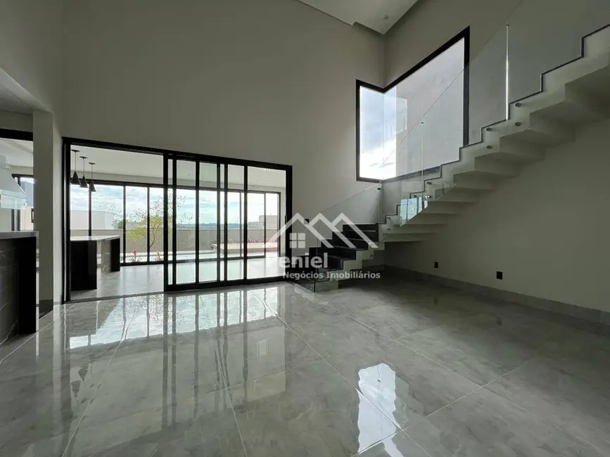 Sobrado com 4 quartos à venda, 373m2 em Ribeirao Preto - SP - imagem 3 Foto 3 de Sobrado com 4 quartos à venda, 373m2 em Ribeirao Preto - SP