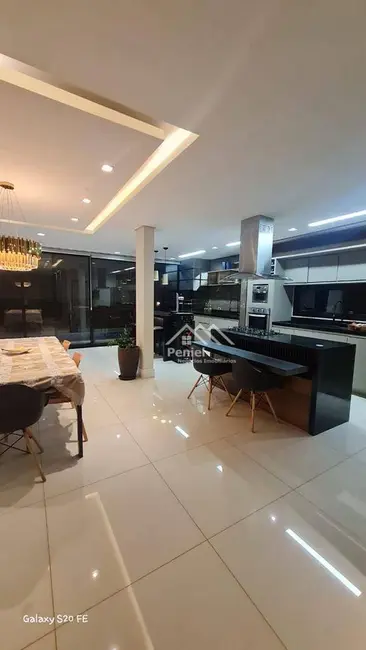 Sobrado com 3 quartos à venda, 250m2 em Ribeirao Preto - SP - imagem 3 Foto 3 de Sobrado com 3 quartos à venda, 250m2 em Ribeirao Preto - SP