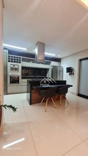 Sobrado com 3 quartos à venda, 250m2 em Ribeirao Preto - SP - imagem 5 Foto 5 de Sobrado com 3 quartos à venda, 250m2 em Ribeirao Preto - SP