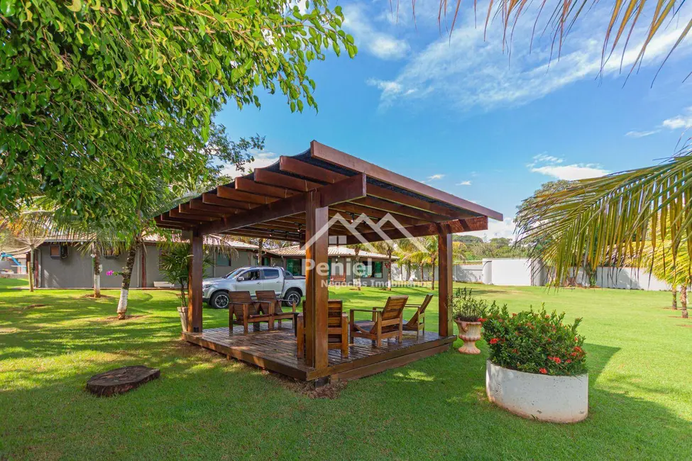 Sítio / Rancho com 5 quartos à venda, 3400m2 em Rifaina - SP - imagem 6 Foto 6 de Sítio / Rancho com 5 quartos à venda, 3400m2 em Rifaina - SP