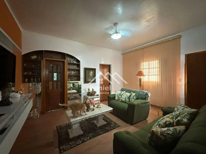 Foto 2 de Casa com 4 quartos à venda, 309m2 em Centro, Ribeirao Preto - SP