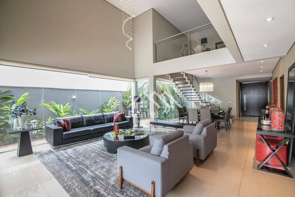 Sobrado com 4 quartos à venda, 495m2 em Jardim São Luiz, Ribeirao Preto - SP - imagem 3 Foto 3 de Sobrado com 4 quartos à venda, 495m2 em Jardim São Luiz, Ribeirao Preto - SP