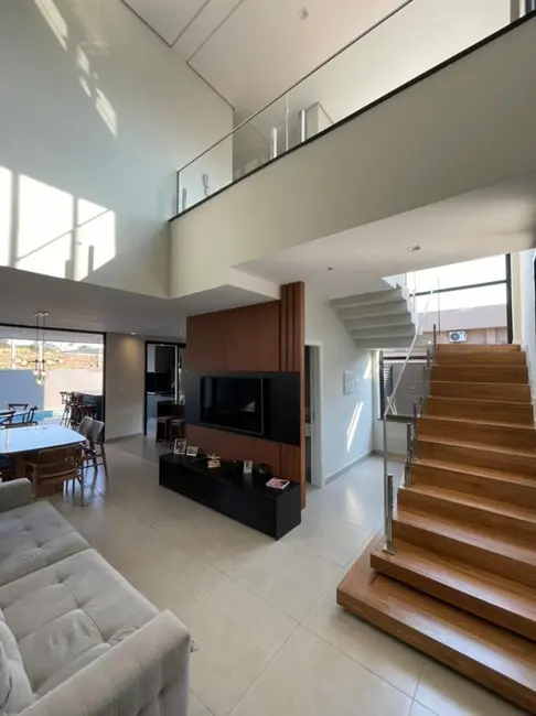 Sobrado com 3 quartos para alugar, 250m2 em Ribeirao Preto - SP - imagem 5 Foto 5 de Sobrado com 3 quartos para alugar, 250m2 em Ribeirao Preto - SP