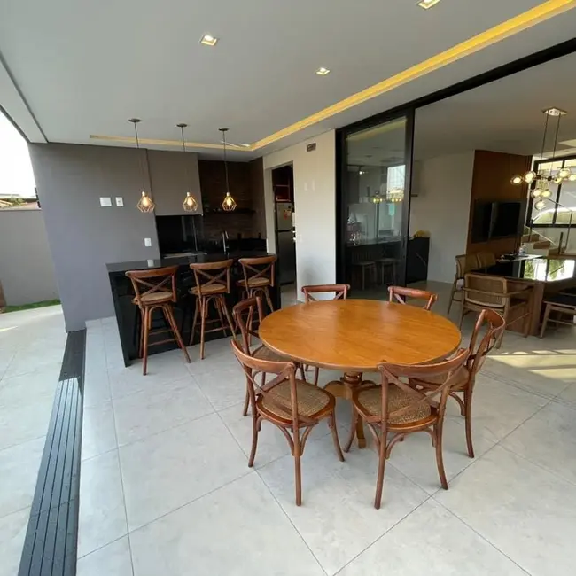 Sobrado com 3 quartos para alugar, 250m2 em Ribeirao Preto - SP - imagem 8 Foto 8 de Sobrado com 3 quartos para alugar, 250m2 em Ribeirao Preto - SP