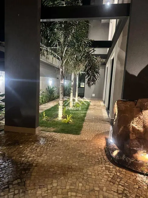 Foto 2 de Sobrado com 6 quartos à venda, 533m2 em Rifaina - SP