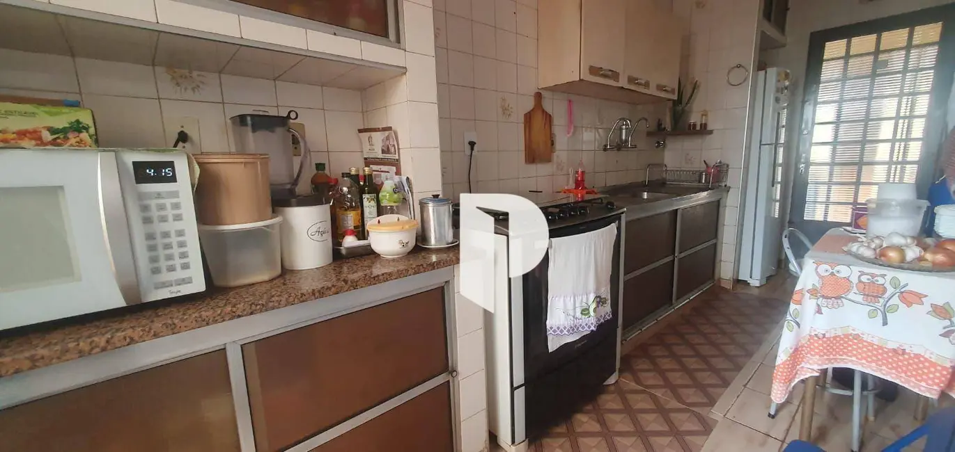 Casa com 3 quartos à venda, 200m2 em Jardim Castelo Branco, Ribeirao Preto - SP - imagem 4 Foto 4 de Casa com 3 quartos à venda, 200m2 em Jardim Castelo Branco, Ribeirao Preto - SP