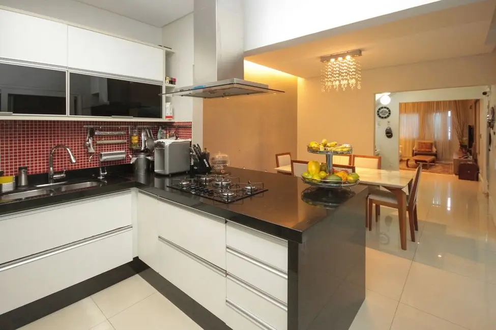 Foto 5 de Casa com 4 quartos à venda, 200m2 em Aclimação, São Paulo - SP